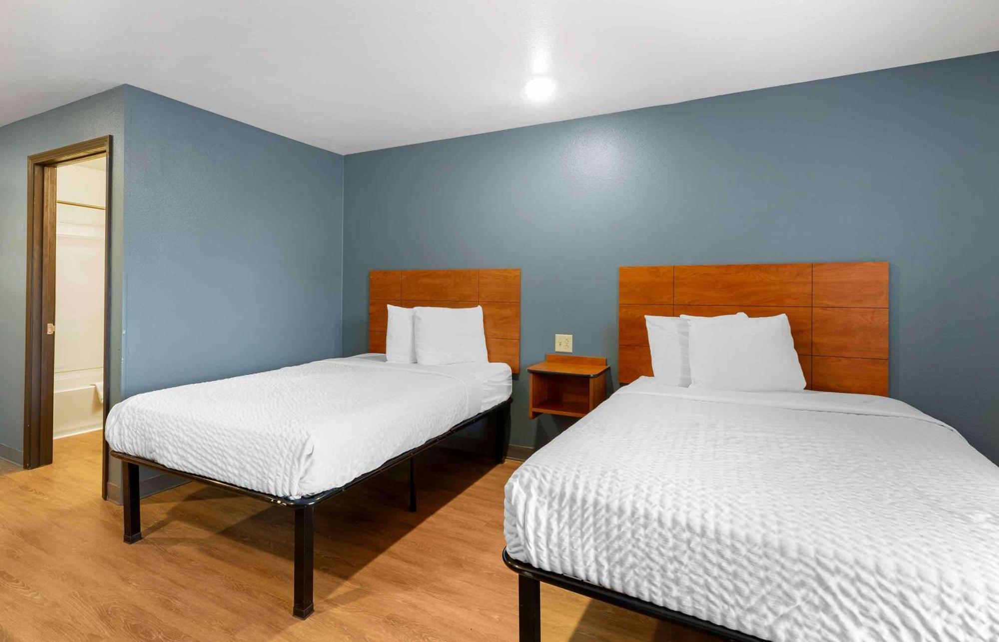 Extended Stay America Select Suites - Cleveland - Airport Exterior foto